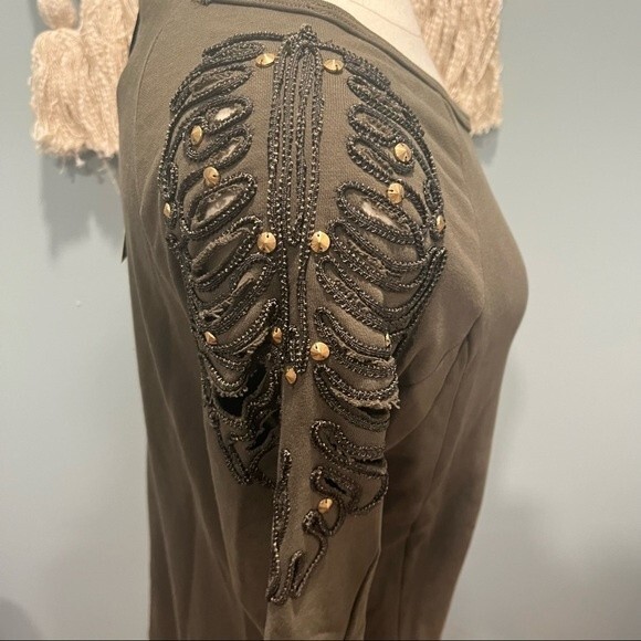 NWT Double Zero Olive Green Sweatshirt Shirt w/ Decorative Studded Shoulders S - Picture 2 of 9